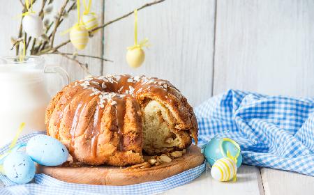 Baba drożdżowa, zawijana z nadzieniem karmelowym