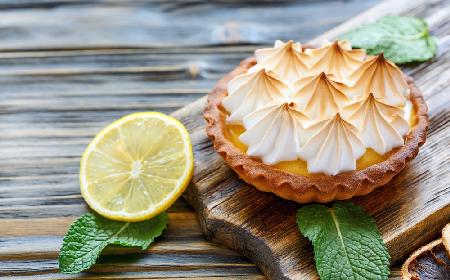 Bezglutenowa i bezmleczna tarta cytrynowa z włoską bezą