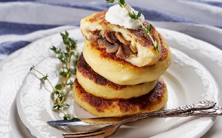 Ziemniaczane kotlety nadziewane grzybami: przepis bez glutenu i jajek