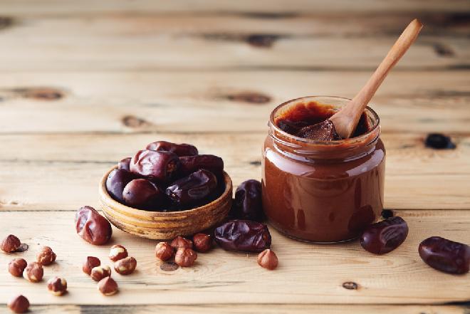 Nutella z daktyli - przepis na zdrowy krem czekoladowy
